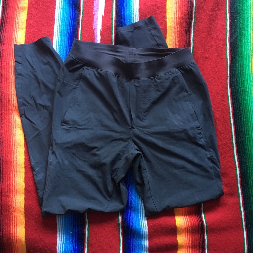 Lululemon In Mind pants